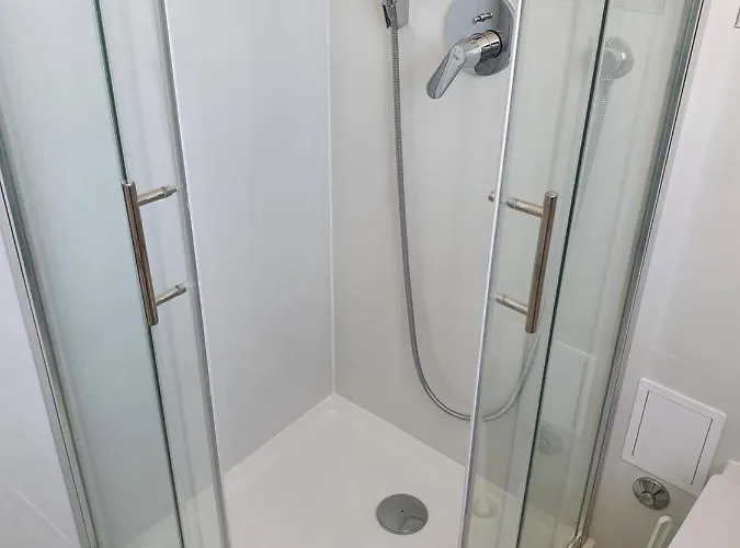 شقة Katic سبليت