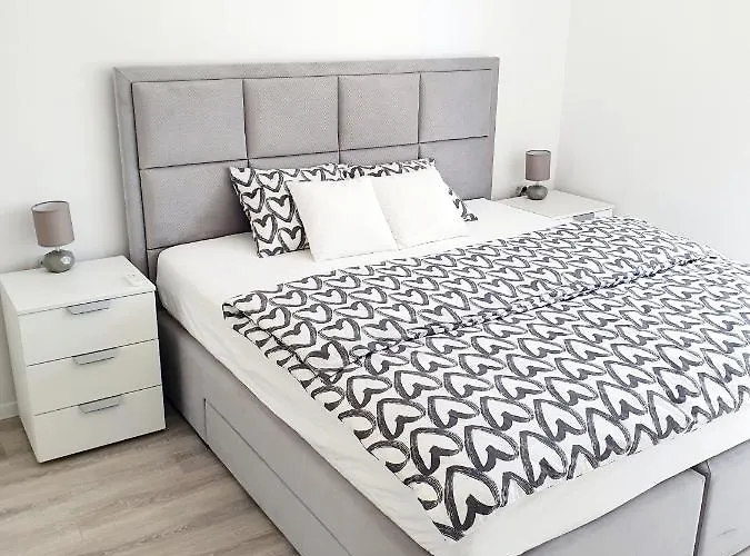 شقة Katic سبليت